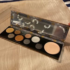 MAC “Q Ween Supreme” Eyeshadow Palette